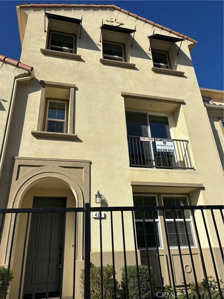 421 Camino Ruiz Camarillo, CA 93012