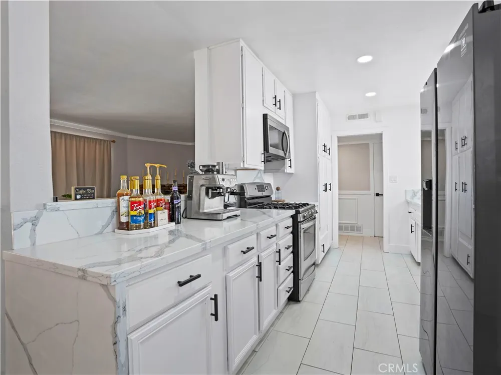 1112 E Avenue J4 Lancaster, CA 93535