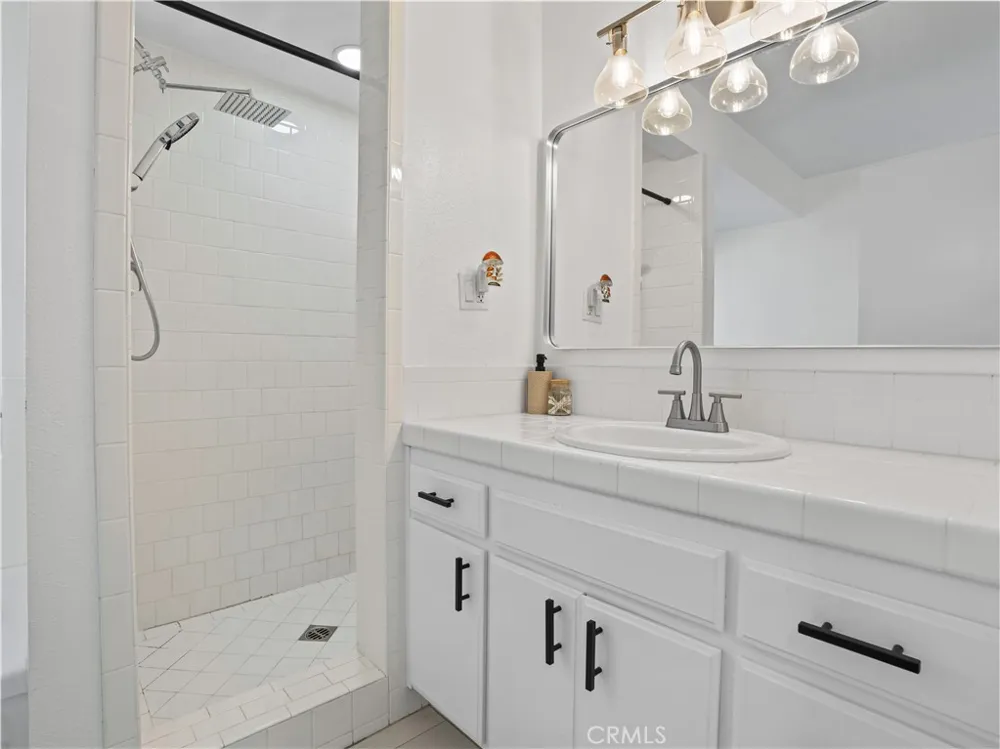 1112 E Avenue J4 Lancaster, CA 93535