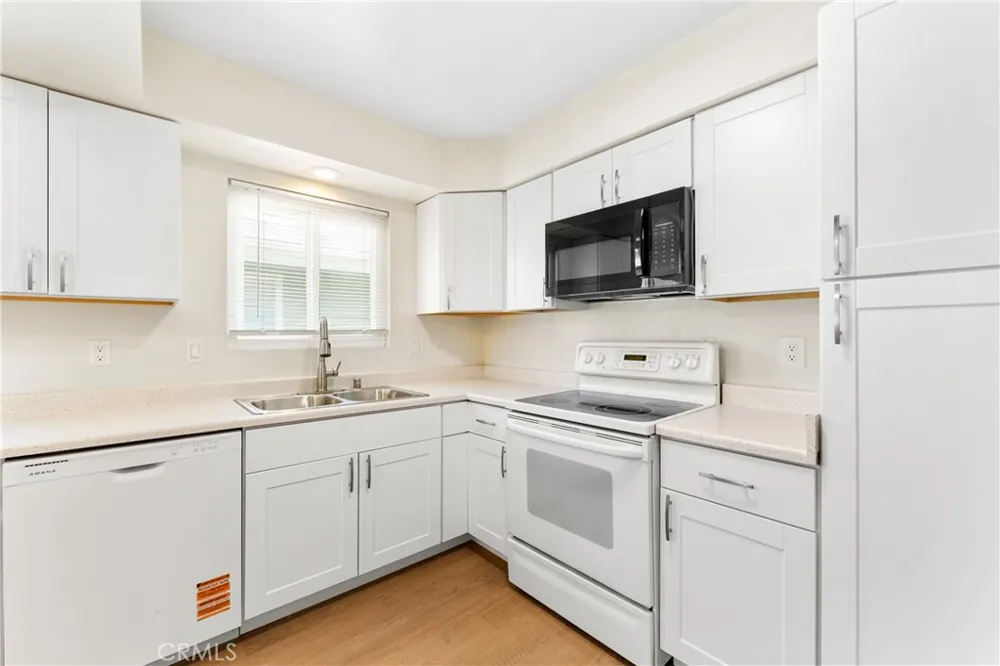 5932 Santa Barbara Avenue E #B Garden Grove, CA 92845