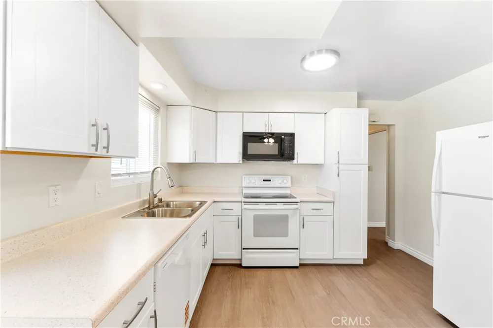 5932 Santa Barbara Avenue E #B Garden Grove, CA 92845