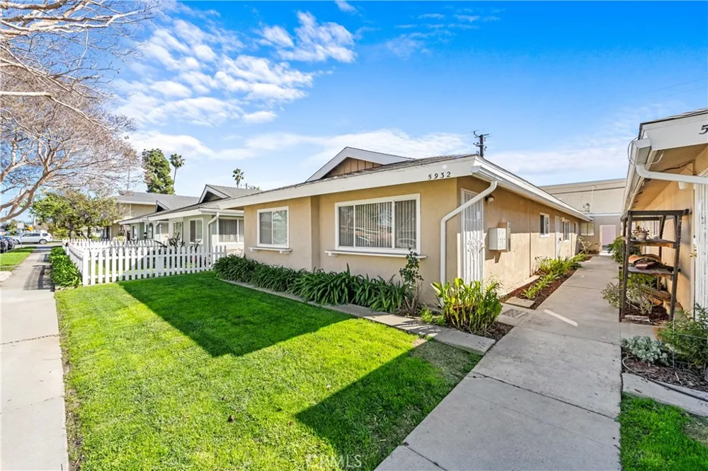 5932 Santa Barbara Avenue E #B Garden Grove, CA 92845