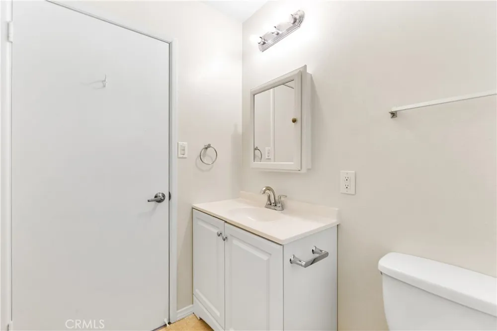 5932 Santa Barbara Avenue E #B Garden Grove, CA 92845