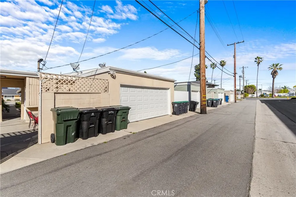 5932 Santa Barbara Avenue E #B Garden Grove, CA 92845