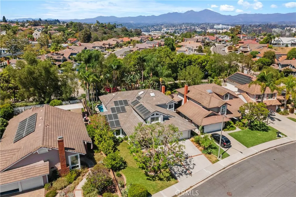 25685 La Cima Laguna Niguel, CA 92677