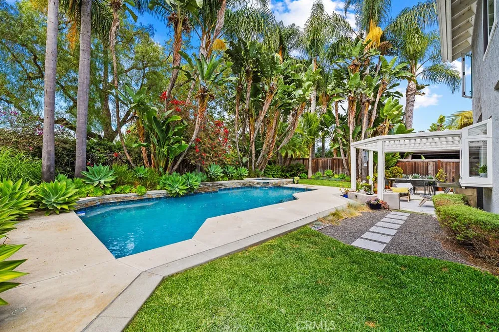 25685 La Cima Laguna Niguel, CA 92677