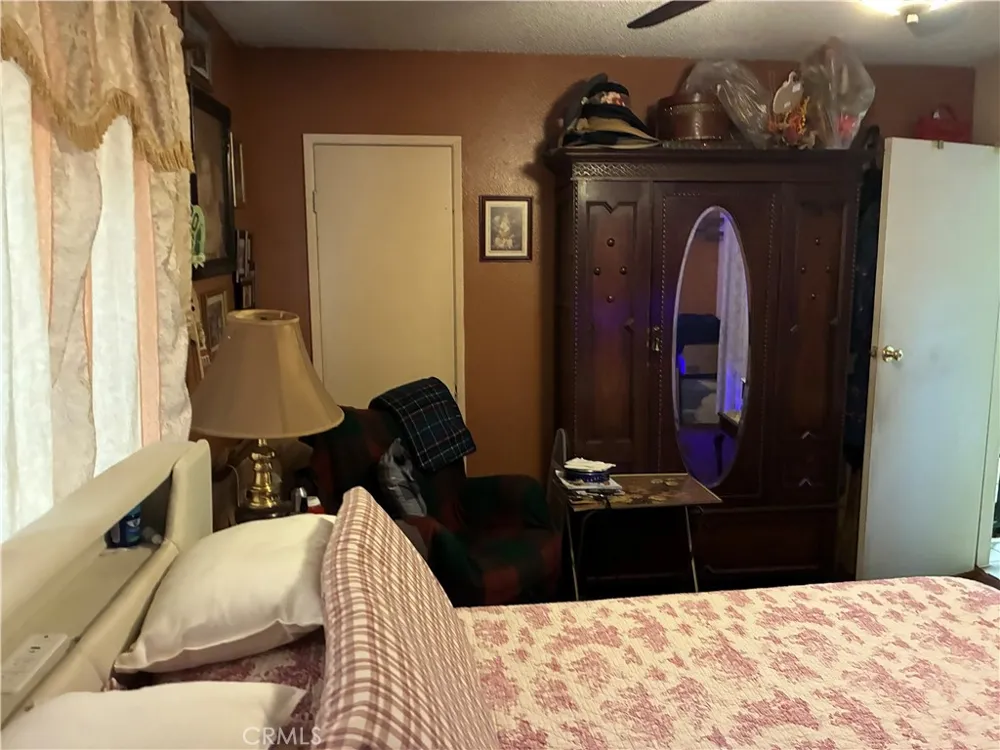 124 E Merrill Rialto, CA 92376
