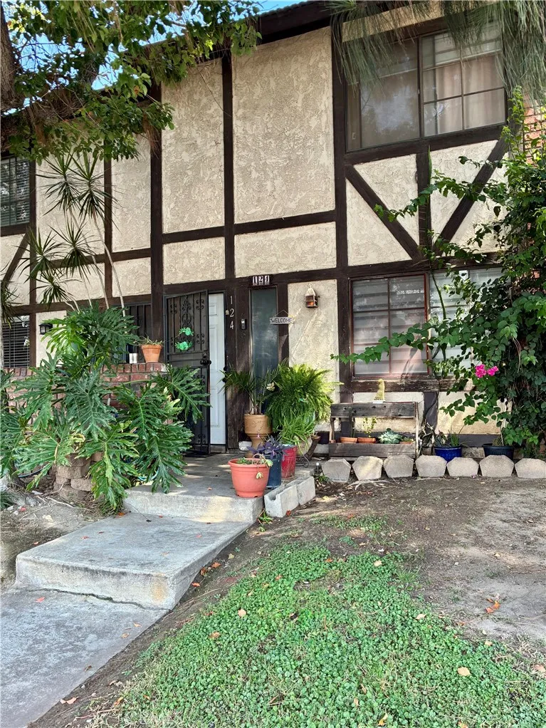 124 E Merrill Rialto, CA 92376