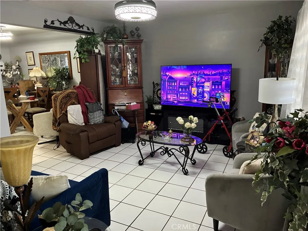 124 E Merrill Rialto, CA 92376