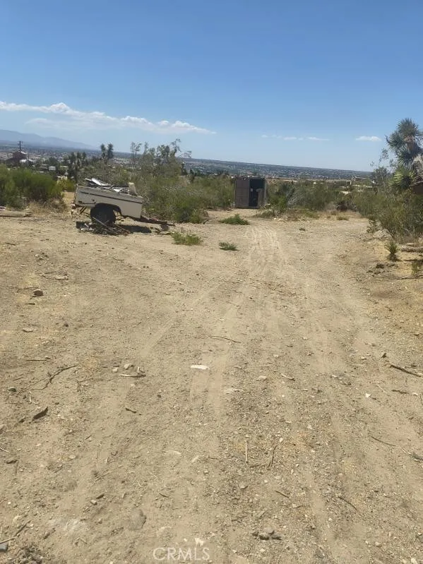 20727 Canyon Apple Valley, CA 92308