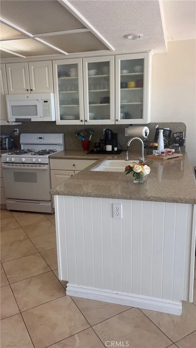 21211 Serra Vista Lake Forest, CA 92630