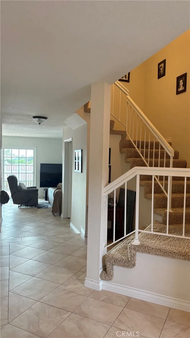 21211 Serra Vista Lake Forest, CA 92630