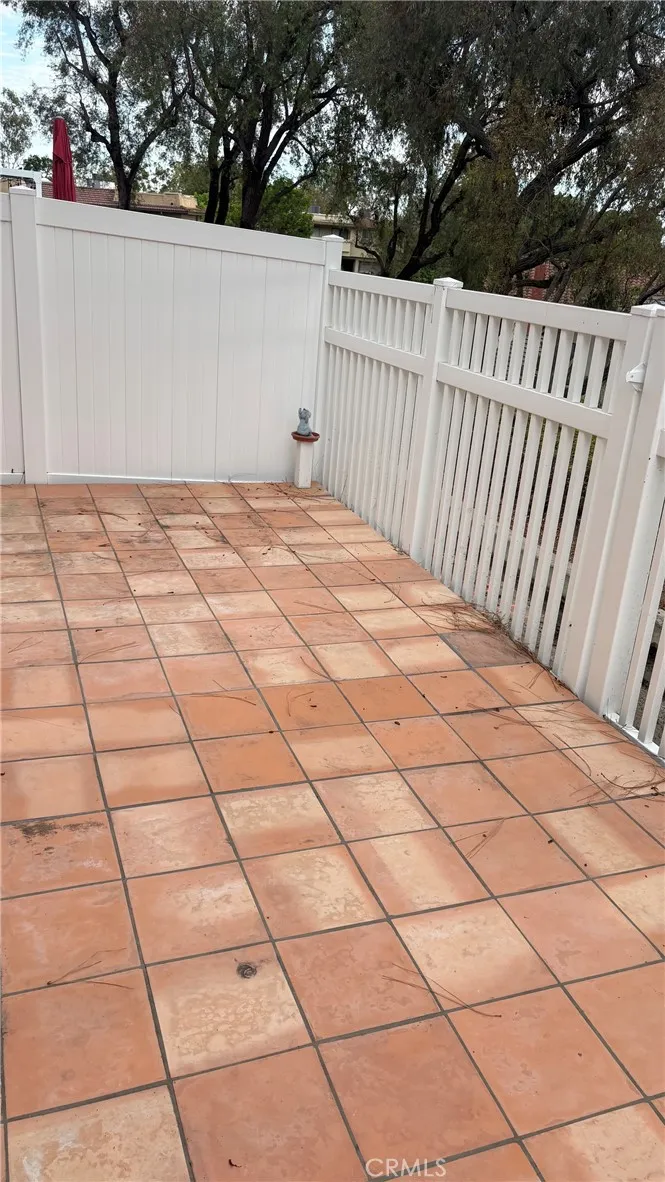 21211 Serra Vista Lake Forest, CA 92630