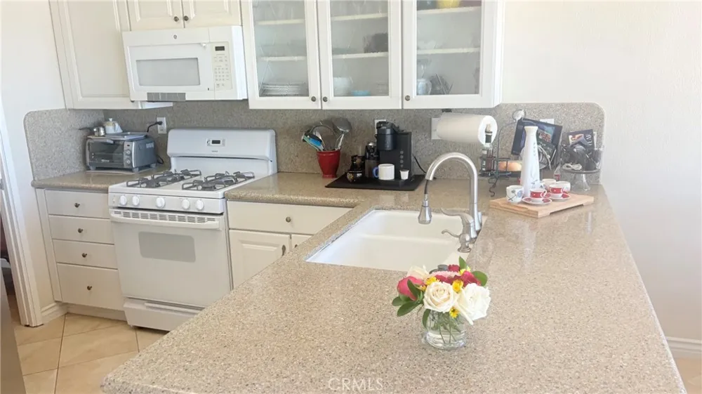 21211 Serra Vista Lake Forest, CA 92630
