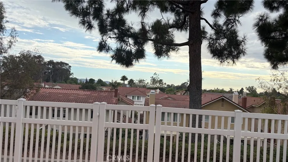21211 Serra Vista Lake Forest, CA 92630