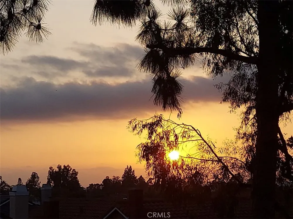 21211 Serra Vista Lake Forest, CA 92630