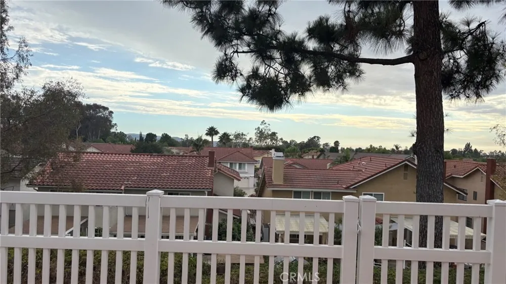 21211 Serra Vista Lake Forest, CA 92630