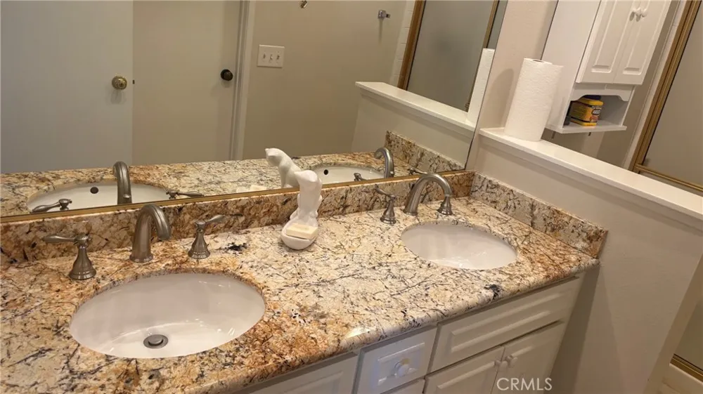21211 Serra Vista Lake Forest, CA 92630