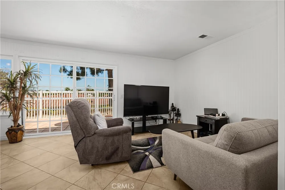 21211 Serra Vista Lake Forest, CA 92630