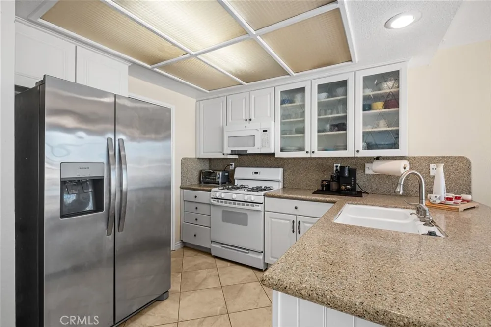 21211 Serra Vista Lake Forest, CA 92630