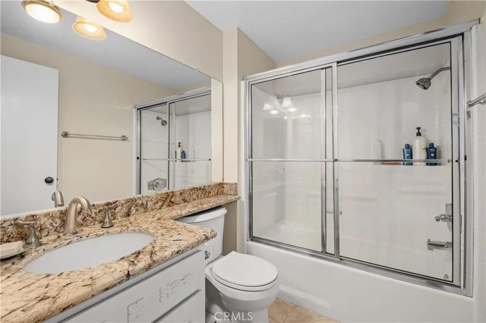21211 Serra Vista Lake Forest, CA 92630