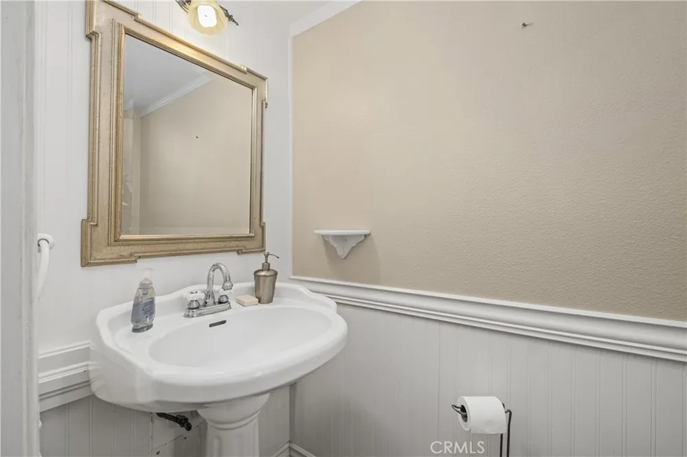 21211 Serra Vista Lake Forest, CA 92630