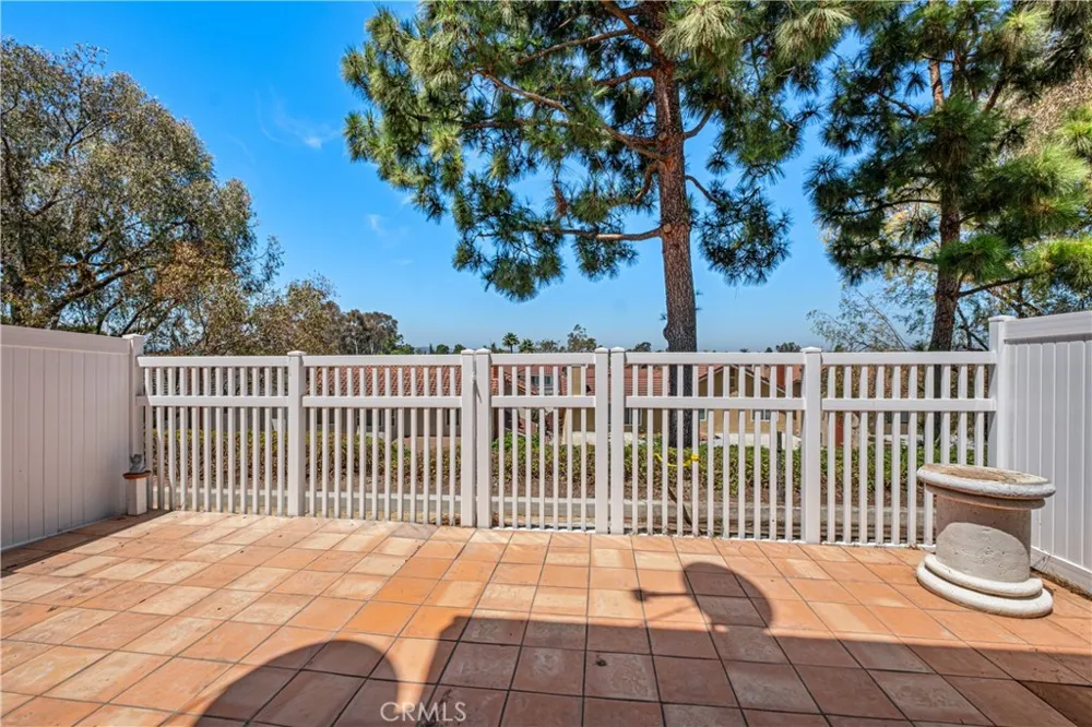 21211 Serra Vista Lake Forest, CA 92630