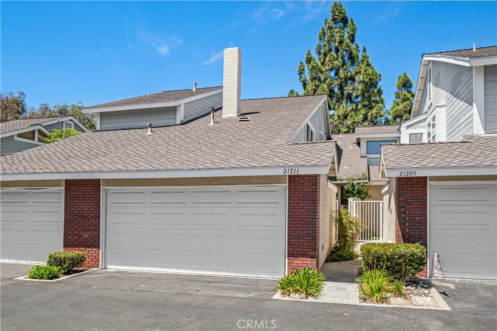 21211 Serra Vista Lake Forest, CA 92630