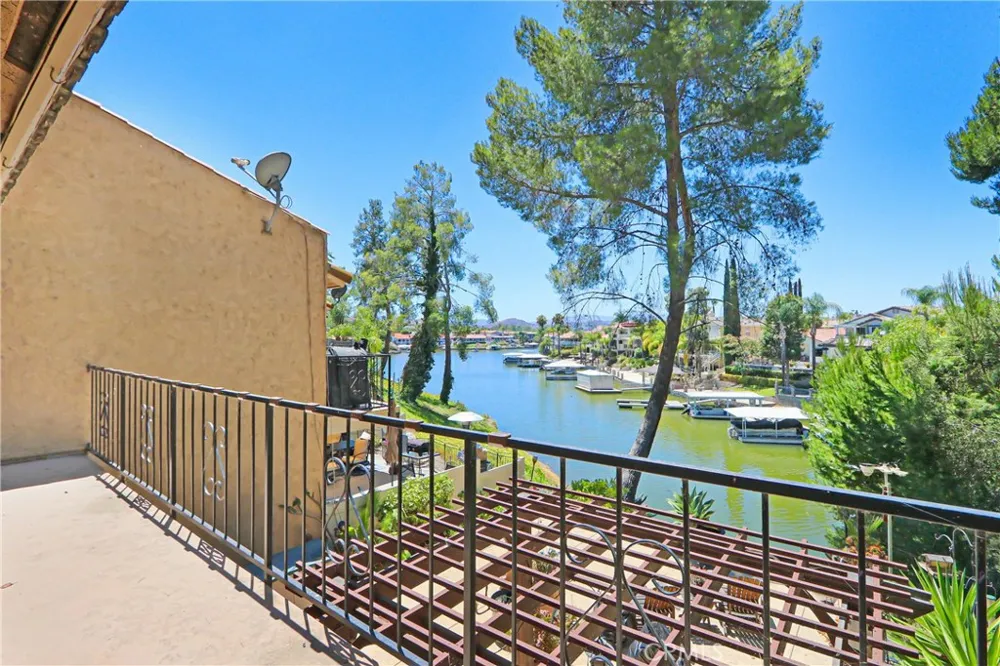 24311 Canyon Lake Drive #24 Canyon Lake, CA 92587