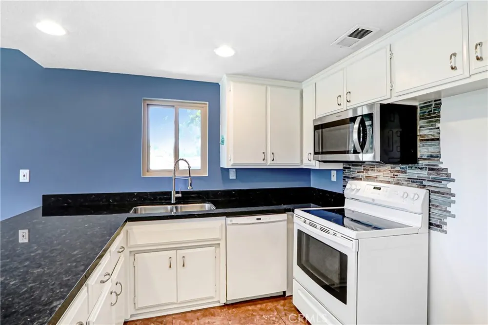 24311 Canyon Lake Drive #24 Canyon Lake, CA 92587