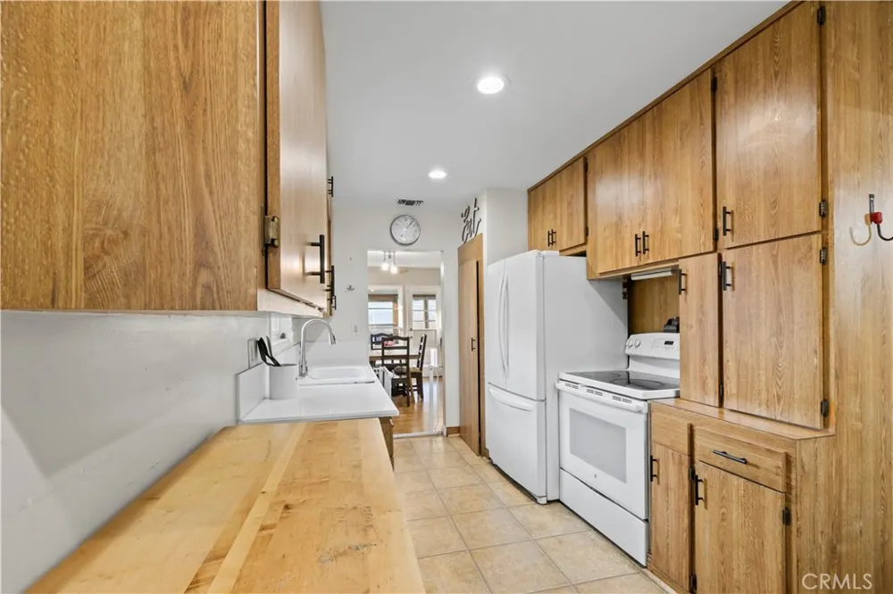 4770 San Bernardino Montclair, CA 91763