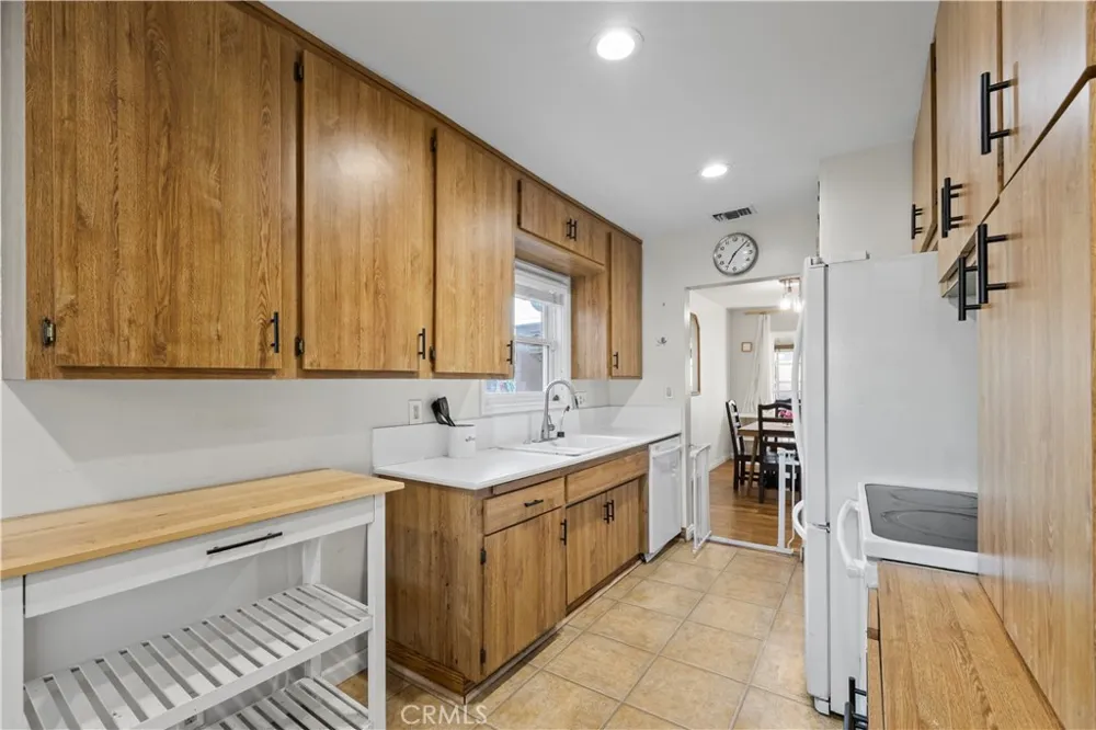 4770 San Bernardino Montclair, CA 91763