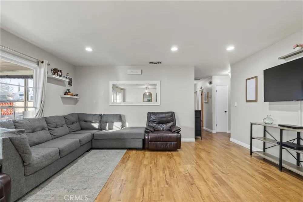 4770 San Bernardino Montclair, CA 91763