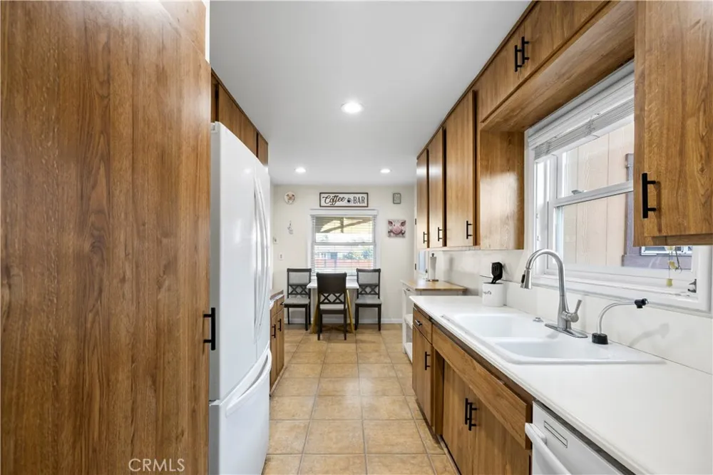 4770 San Bernardino Montclair, CA 91763