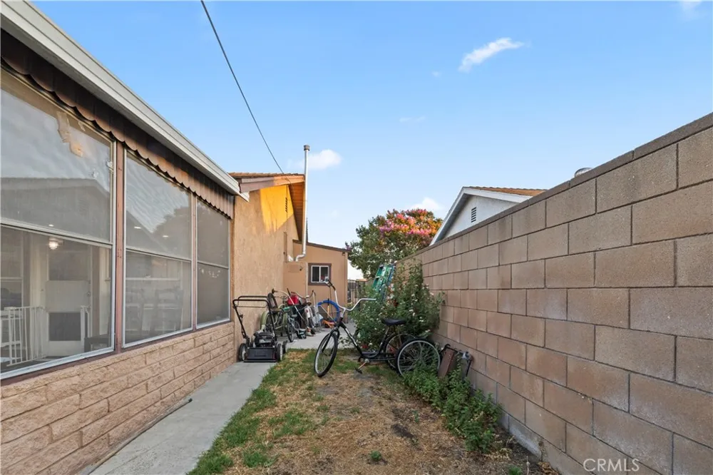 4770 San Bernardino Montclair, CA 91763