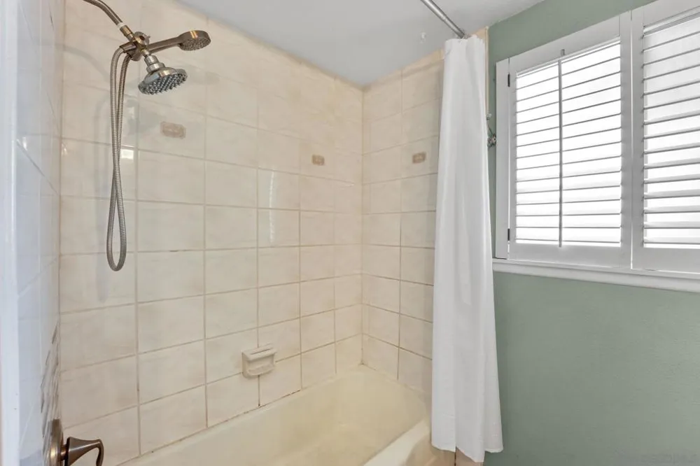 1802 Pamela Ln Escondido, CA 92026