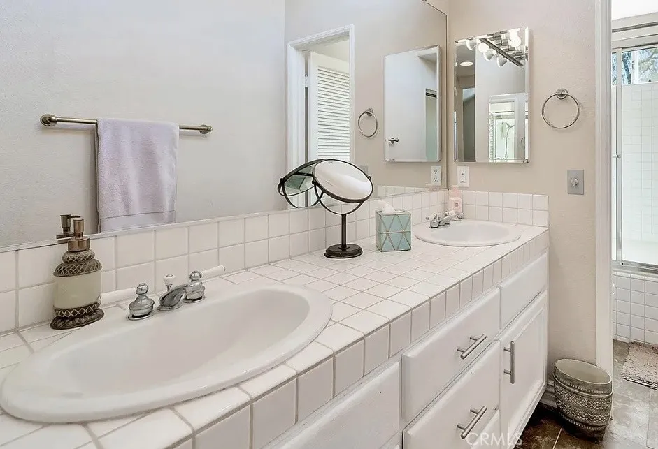 34 Santa Monica Aliso Viejo, CA 92656
