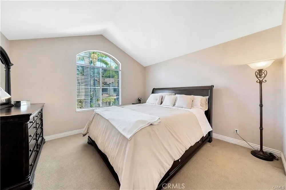 34 Santa Monica Aliso Viejo, CA 92656