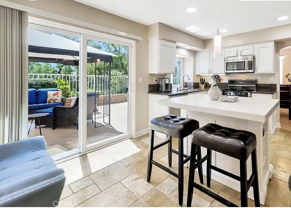34 Santa Monica Aliso Viejo, CA 92656