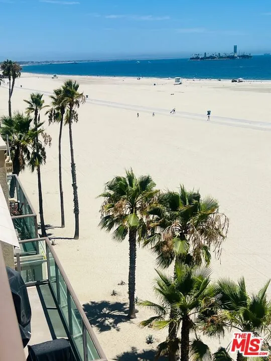 1000 E Ocean Boulevard #104 Long Beach, CA 90802