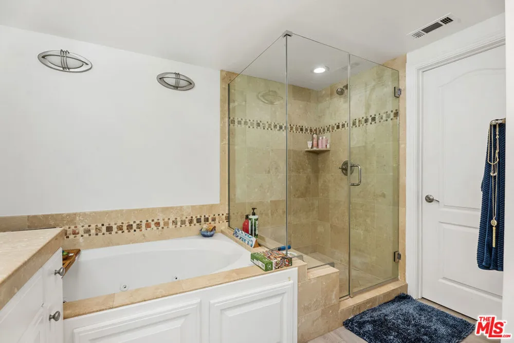 1000 E Ocean Boulevard #104 Long Beach, CA 90802