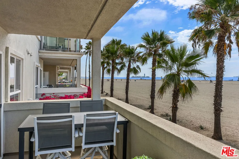 1000 E Ocean Boulevard #104 Long Beach, CA 90802