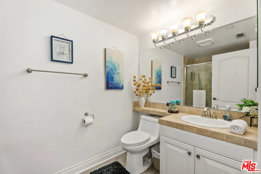1000 E Ocean Boulevard #104 Long Beach, CA 90802