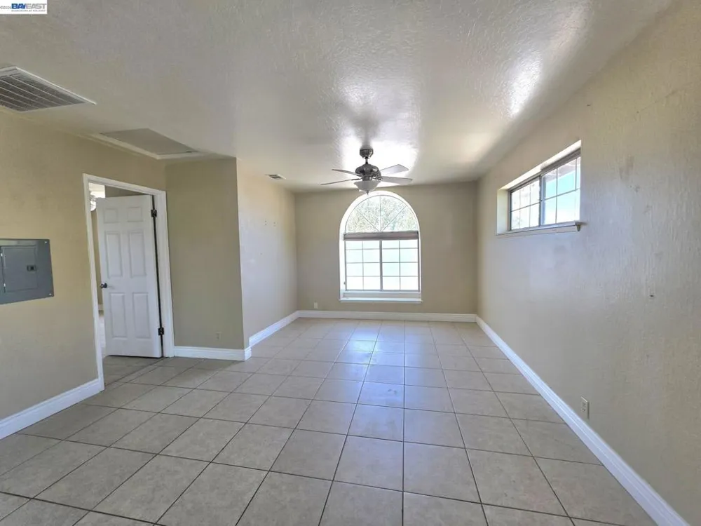 409 Avalon Way Suisun City, CA 94585