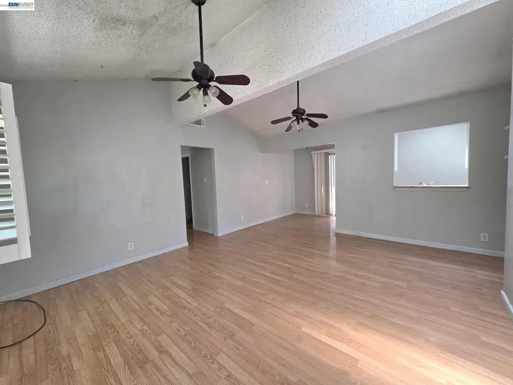 409 Avalon Way Suisun City, CA 94585