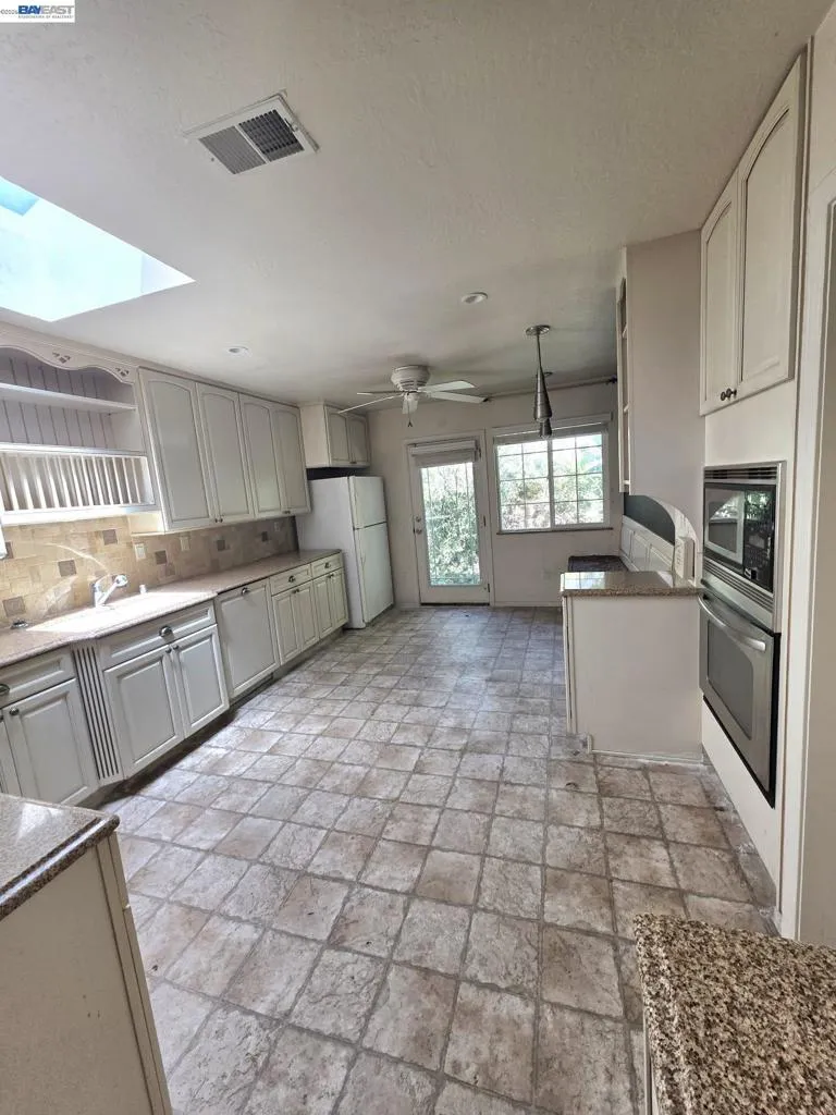 409 Avalon Way Suisun City, CA 94585