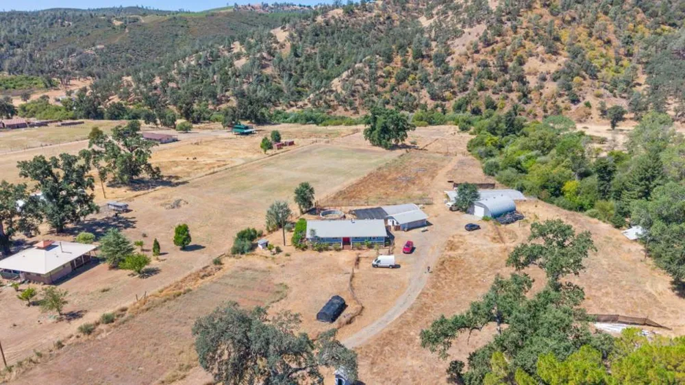 1633 New Long Valley Road Clearlake Oaks, CA 95423