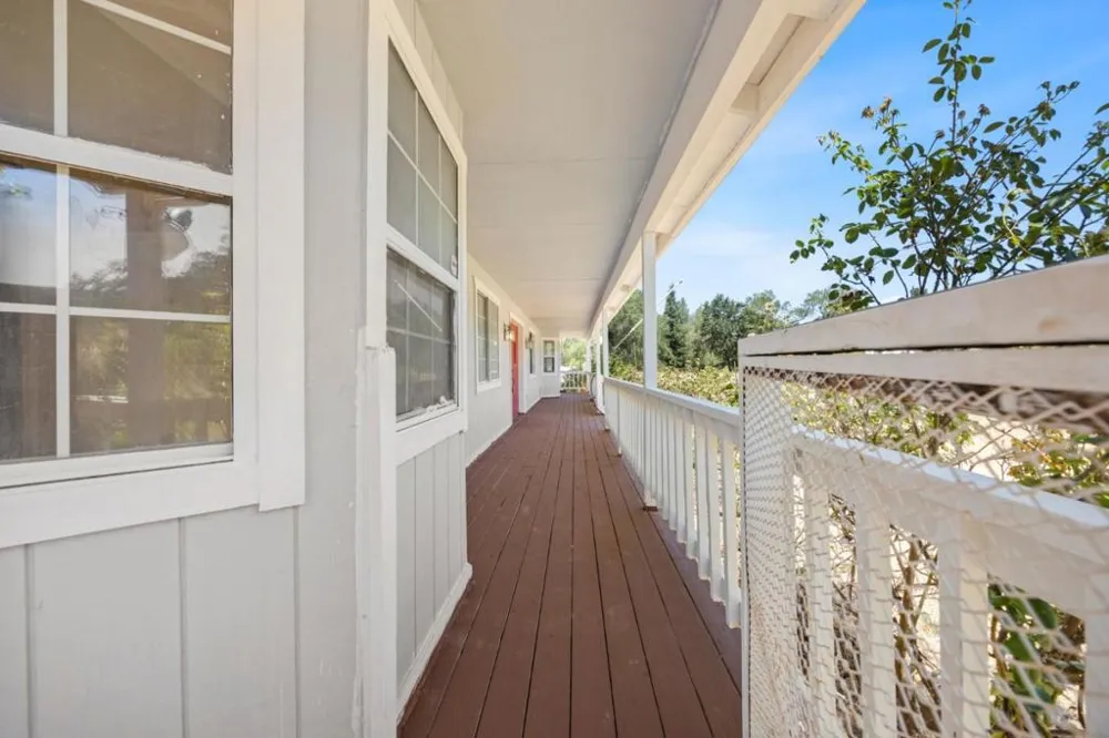 1633 New Long Valley Road Clearlake Oaks, CA 95423