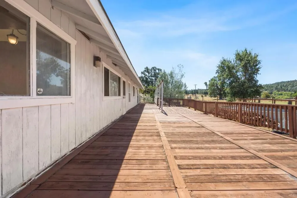 1633 New Long Valley Road Clearlake Oaks, CA 95423