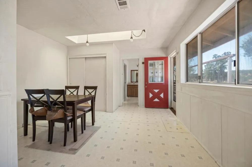1633 New Long Valley Road Clearlake Oaks, CA 95423